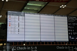 rein ja, weg, nein... fairerweise muss gesagt werden, dass Tegel zu Zeitpunkt noch offen war.