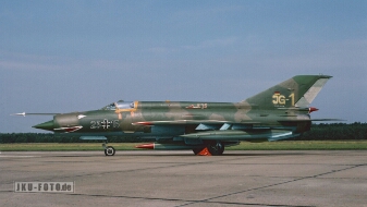 23-15, MiG-21MF in Sonderbemalung null