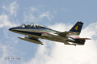 Nummer 4, Aermacci MB-339 Frecce Tricilore null